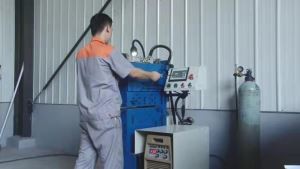 Knip- en stomplasmachine